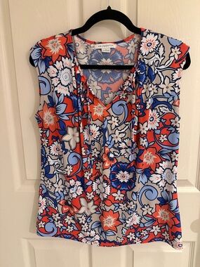 Liz Claiborne Red, Blue & White Floral V-Neck Sleeveless Top- Medium